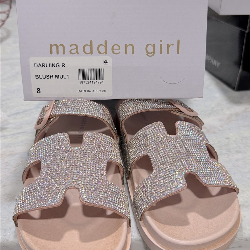 Madden Girl -Women’s Darling Rhinestone Embellished Footbed Slide Sandals NEW - Picture 6 of 6